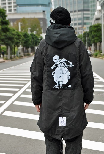 ART COMES FIRST レインコート